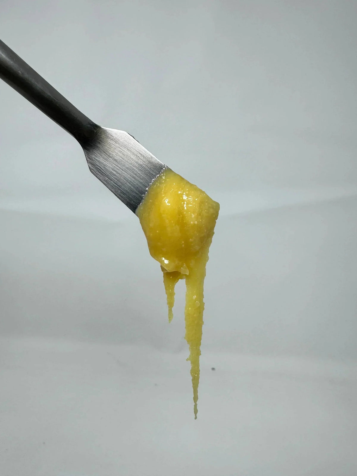 THC Concentrates: Exploring Badder, Diamonds, Live Resin, and More